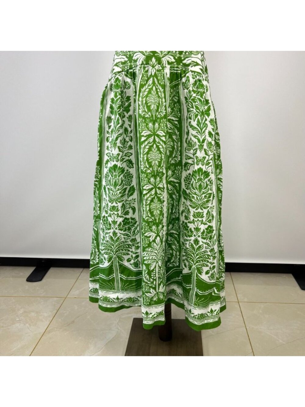 NWOT Farm Rio Floral Delicate Tapestry Linen Drop-Waist Midi Dress Size XS Green - Picture 3 of 11